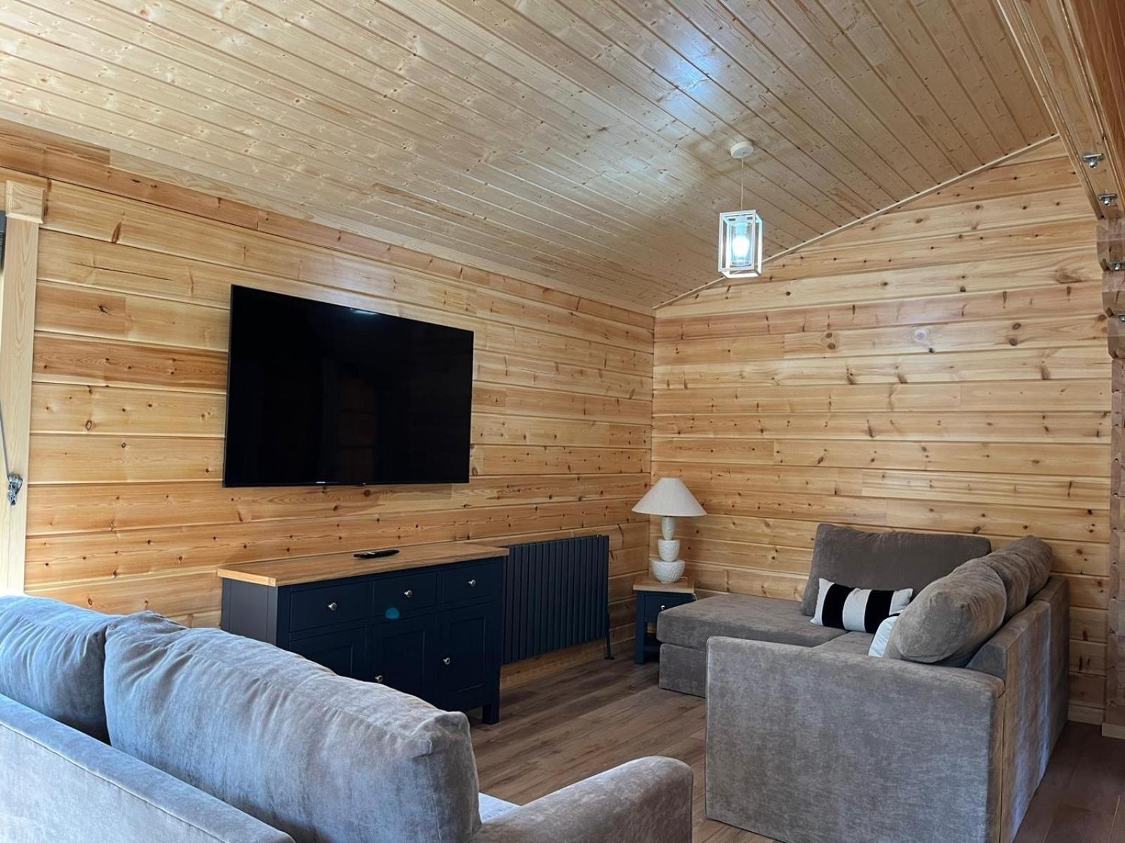Brackenhill Cabin คาร์ลไอเอิล ภายนอก รูปภาพ