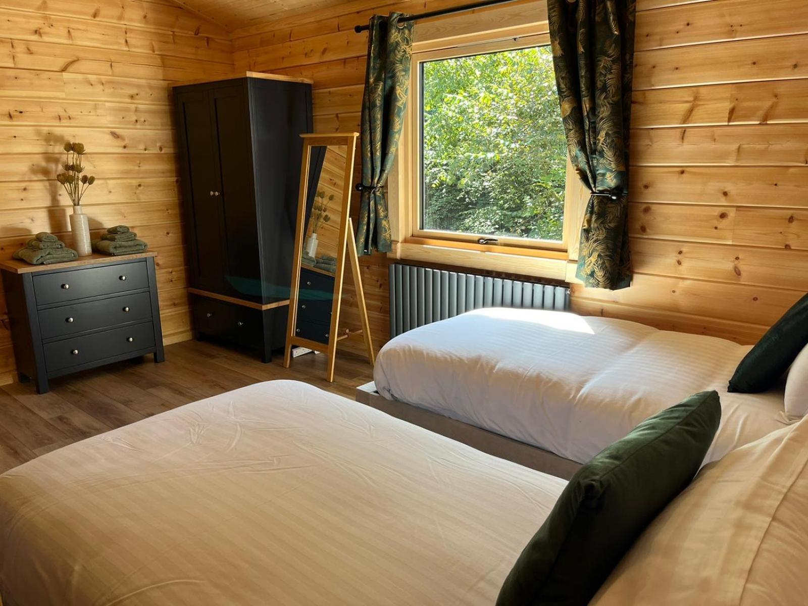 Brackenhill Cabin คาร์ลไอเอิล ภายนอก รูปภาพ